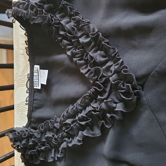 Robbie Bee, Excellent condition, Women's Dress, Black, ruffled, Size 16 - Picture 8 of 11